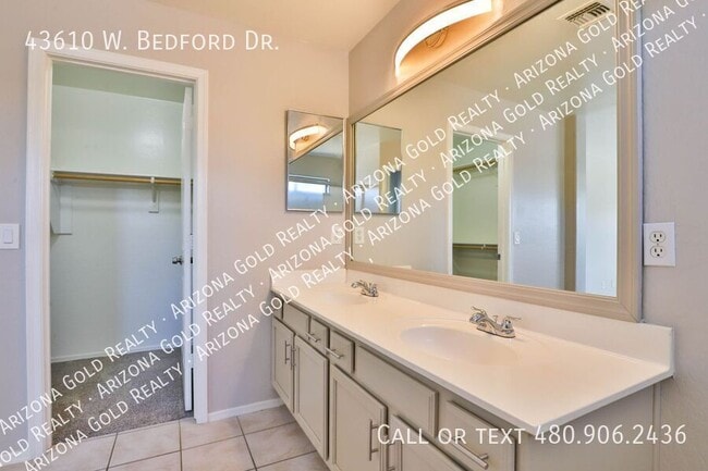 Building Photo - 43610 Bedford Dr