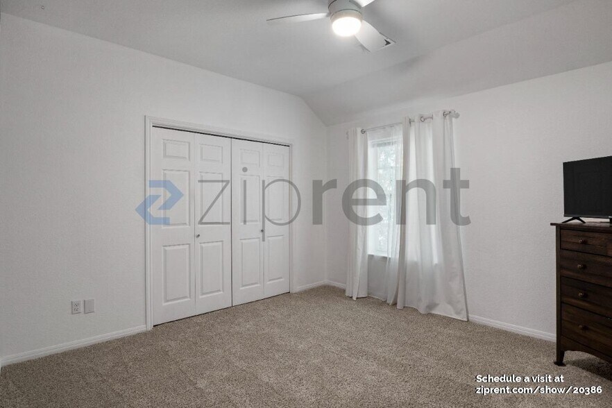 Building Photo - 1406 Dapplegrey Ln