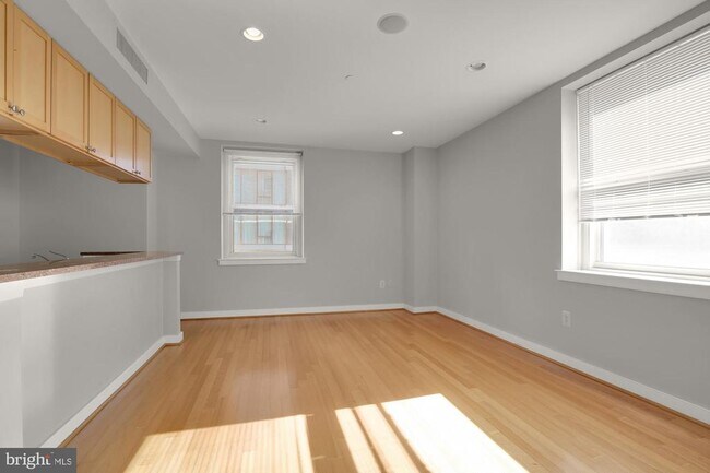 Building Photo - 111 S 15th St