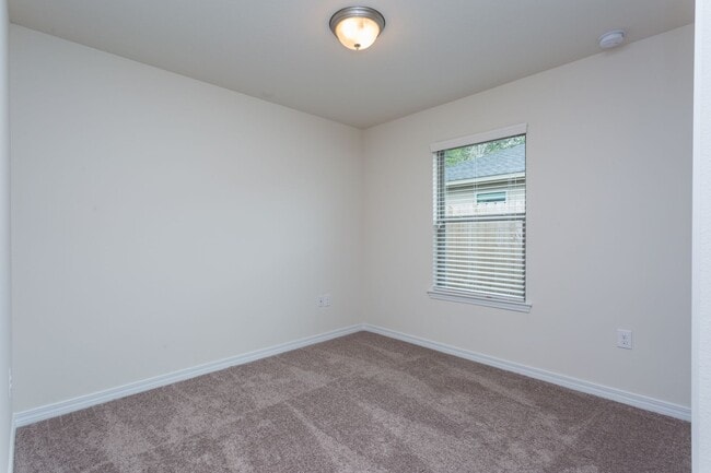 Building Photo - 5664 Peach Dr