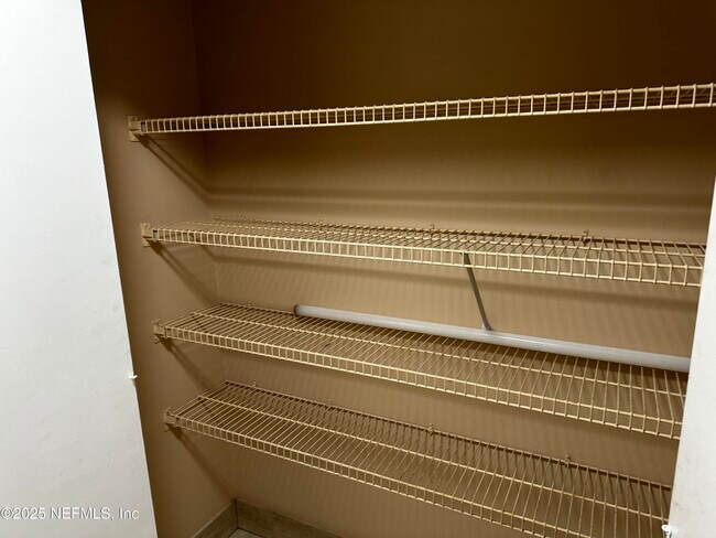 Building Photo - 11695 Tanager Dr