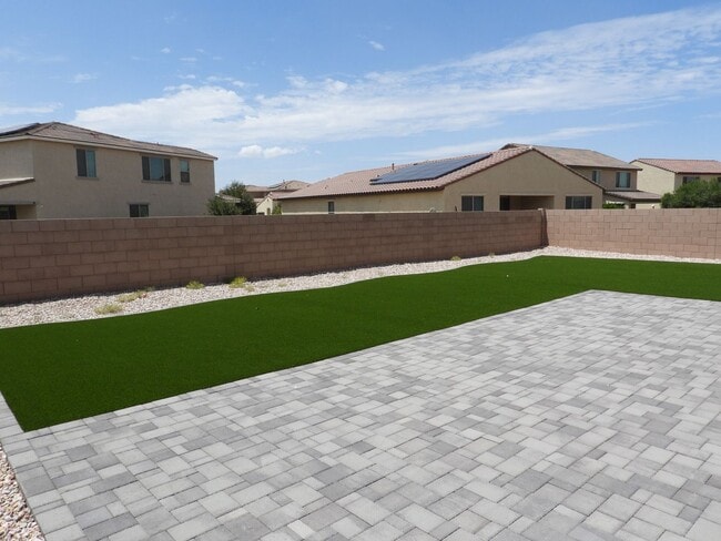 Building Photo - 4 Bedroom 2.5 Bathroom