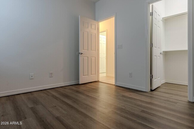 Building Photo - 4219 S 57th Dr