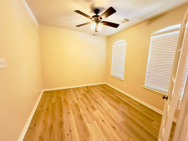 Building Photo - 1919 Spring Cliff Court