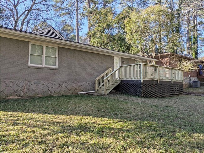 Building Photo - 1474 Alverado Way