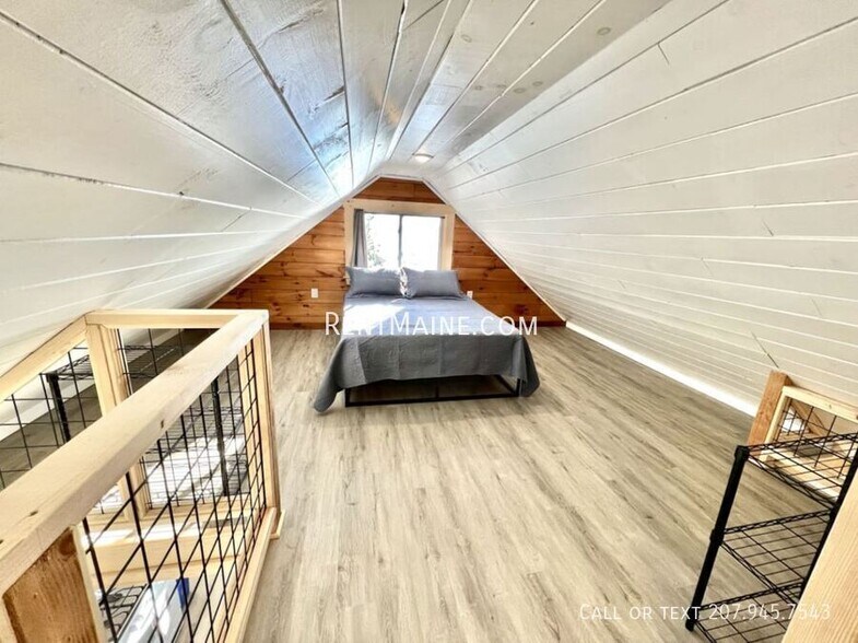 Building Photo - 8 Sand Beach Ln