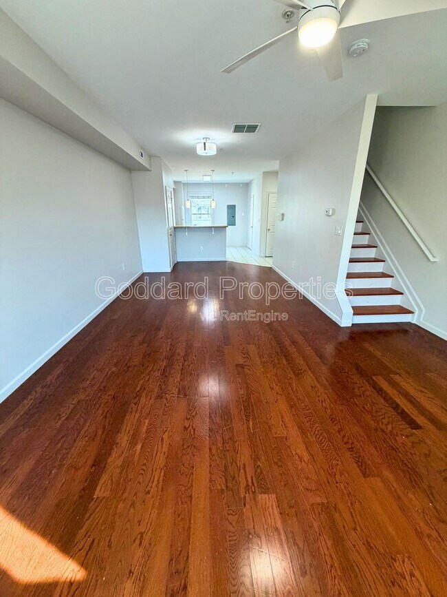 Building Photo - 12 E 22nd St