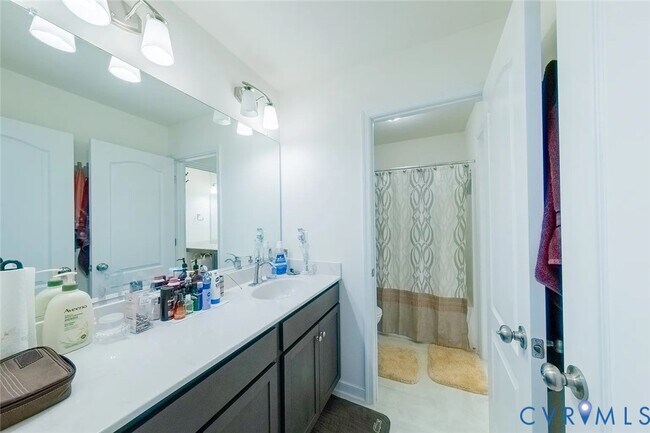 Building Photo - 5001 Maben Hill Ln