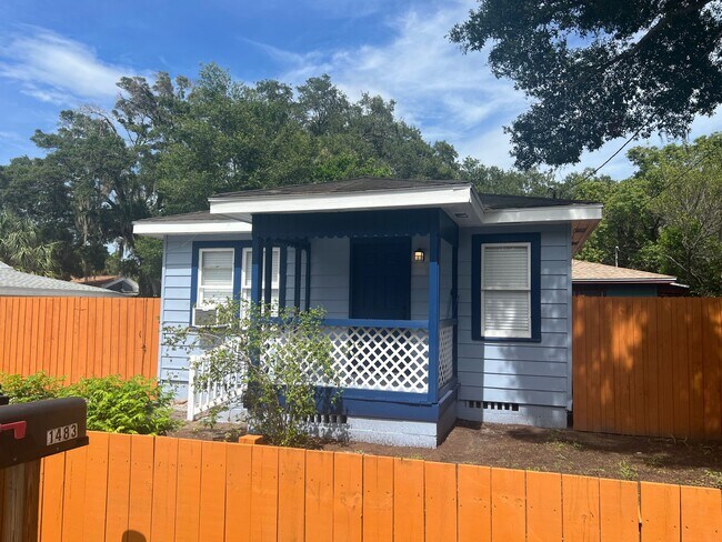 Primary Photo - 1483 Hamlet Ave