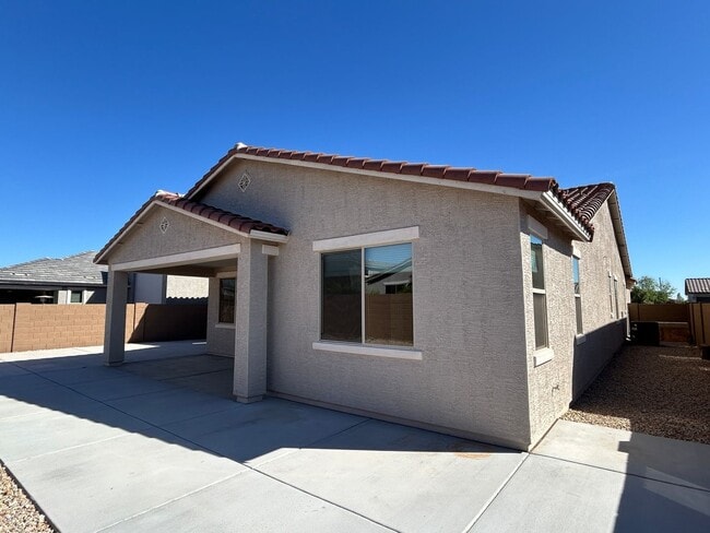 Building Photo - 18570 W Swayback Pass