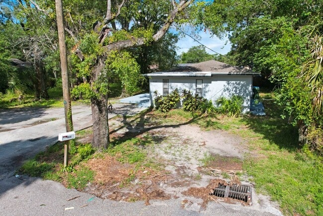 Building Photo - Spacious 4bdrm/1bath House ** $1,945.00 ** Section 8 OK ****