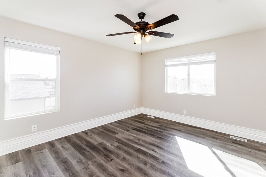 Building Photo - 168 S Ranch Rd