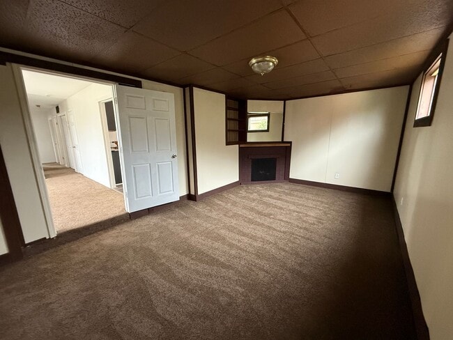 Building Photo - LIMITED TIME**NO APPLICATION FEE**1/2 OFF DEPOSIT**