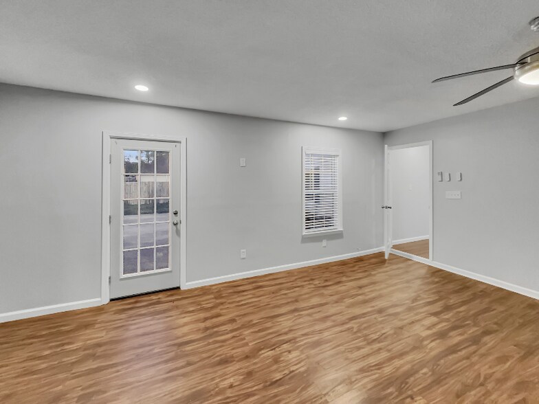 Building Photo - 107 Patra Dr