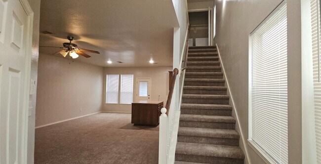 Building Photo - 706 Woodport Ln