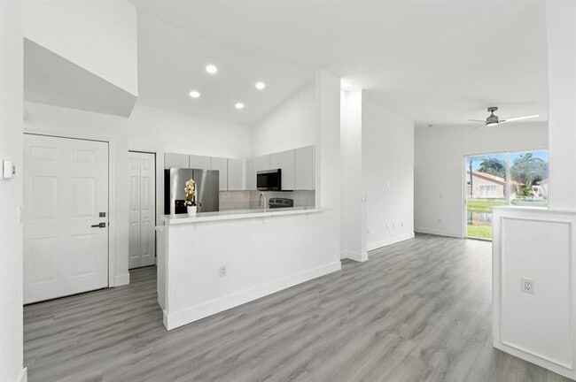 Building Photo - 18650 SW 28th Ct
