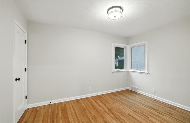 Building Photo - 188 Cleveland Ave S