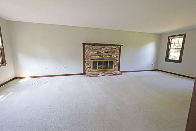 Building Photo - 17 Fairview Dr
