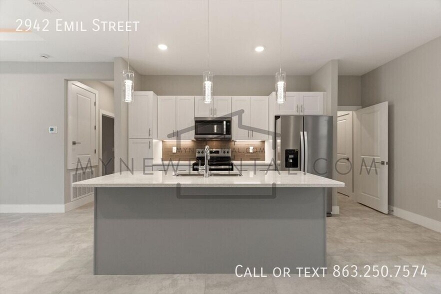 Building Photo - 2942 Emil St