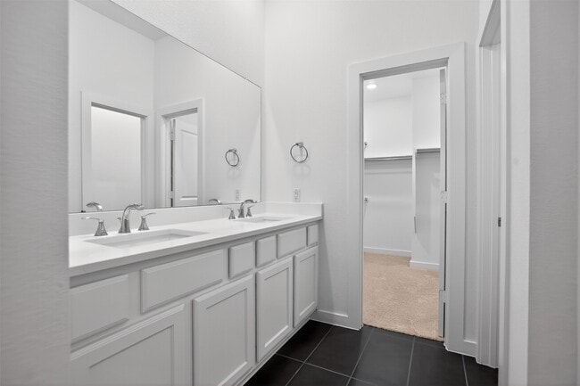 Building Photo - 16607 Lake Austin St