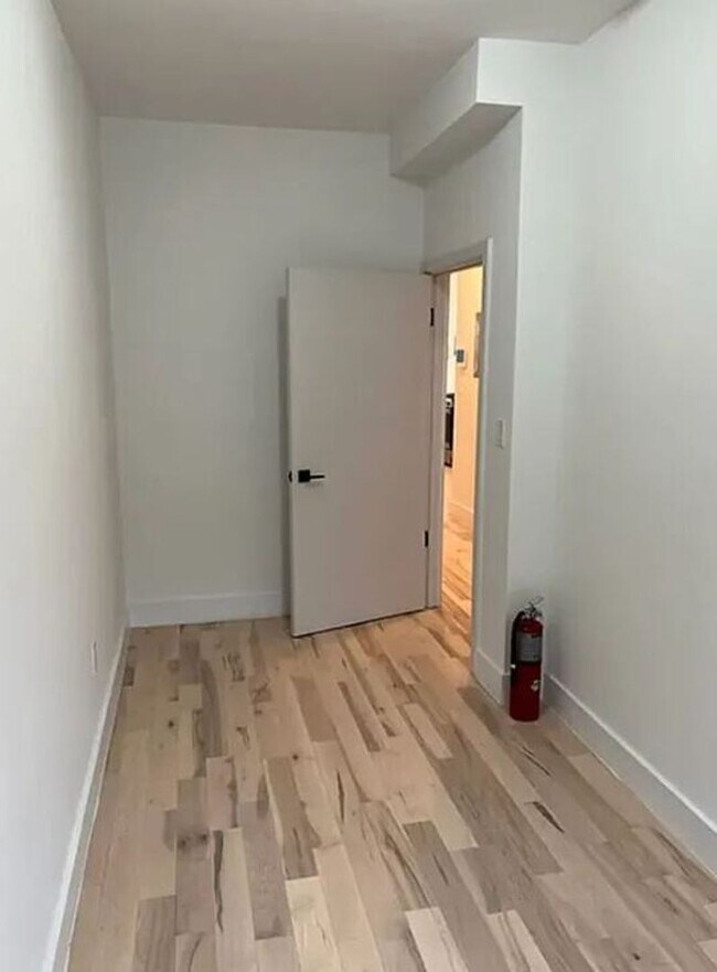 Building Photo - 420 W 150th St