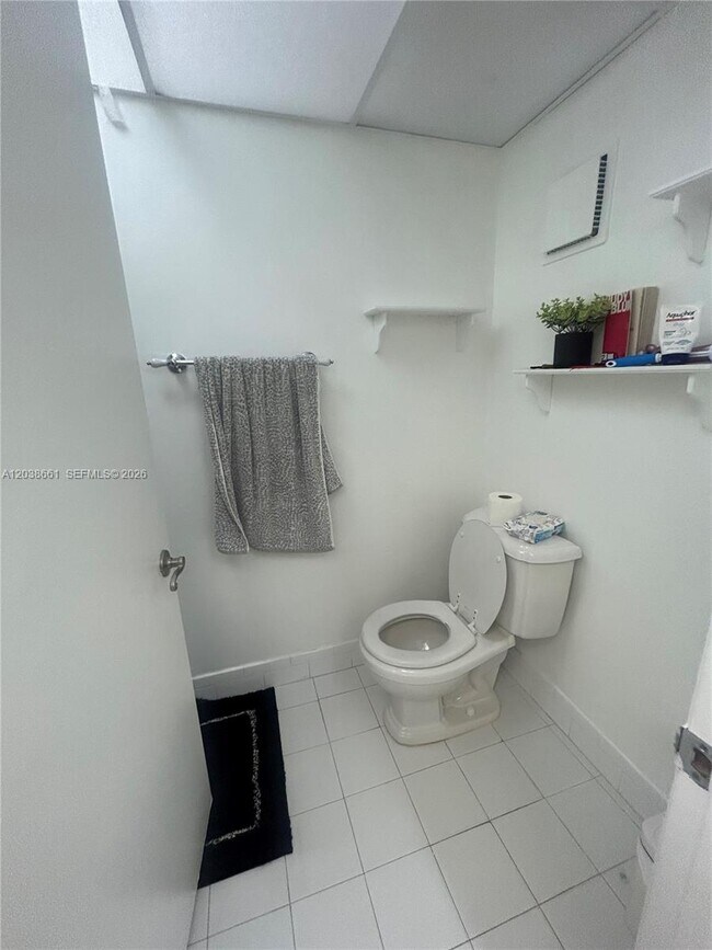Building Photo - 10875 SW 112th Ave