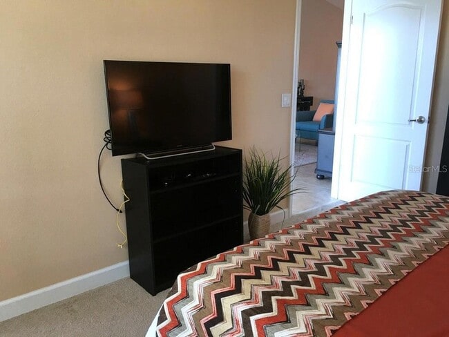 Building Photo - 6640 7th Ave Cir W