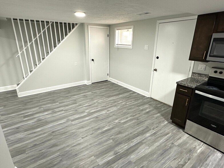 Building Photo - 5511 Henderson Way