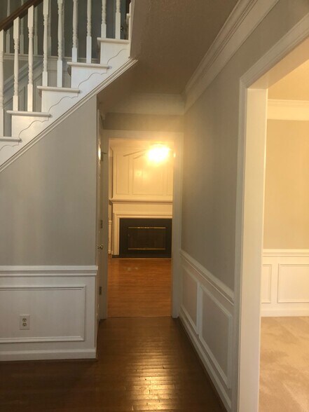 Building Photo - 4926 Benthaven Ln