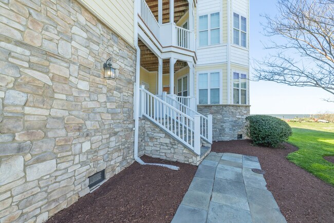 Building Photo - 101 Swan Cove Ln