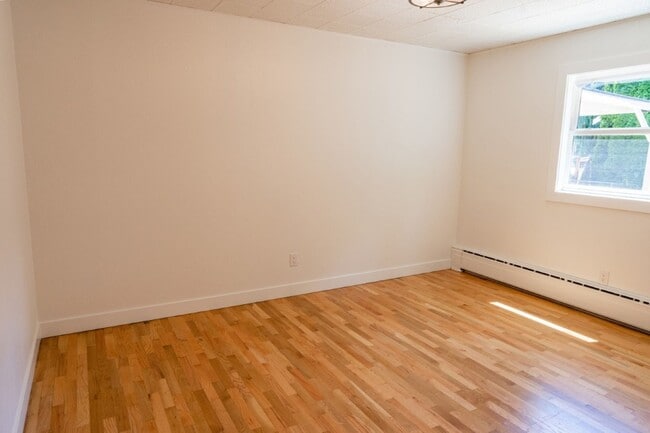 Building Photo - 3Bd/1.5Ba Renton Home