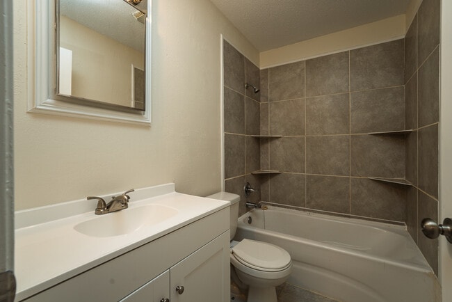 Building Photo - 76 Greenville Hwy