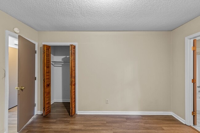 Building Photo - 2 Bedroom, 2 Bathroom Home