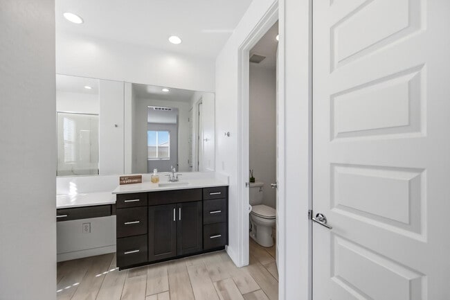 Building Photo - 2053 W Sienna Bouquet Pl