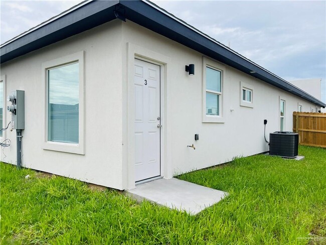 Building Photo - 10 Sugar Gdn Dr