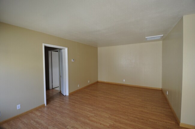 Building Photo - Condo In The Villages