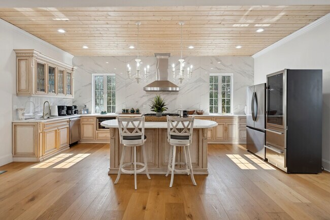 Building Photo - 509 Debordieu Blvd