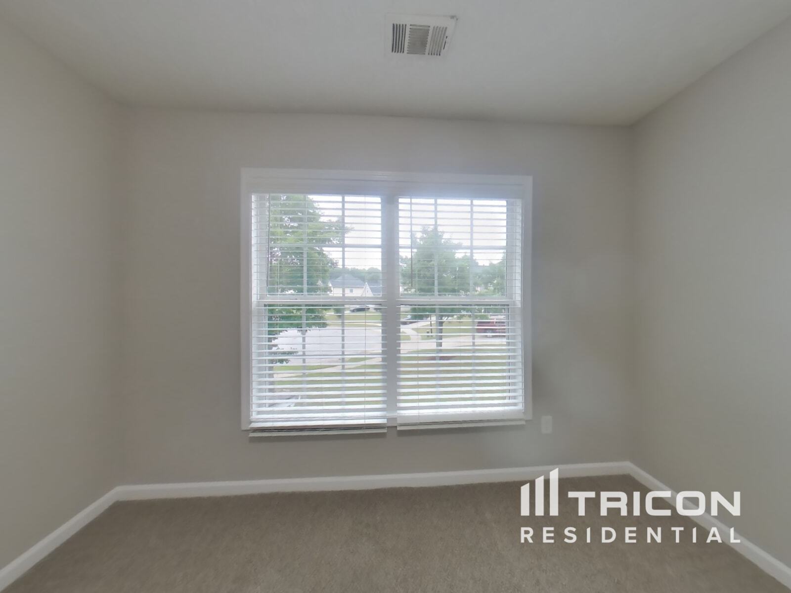 Building Photo - 828 Redan Way