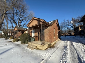 Building Photo - 406/408 N Bellevue Blvd