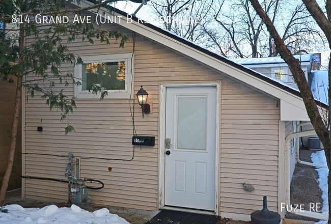Building Photo - 814 Grand Ave