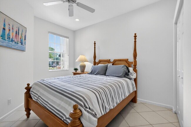 Building Photo - 7116 Cataluna Cir