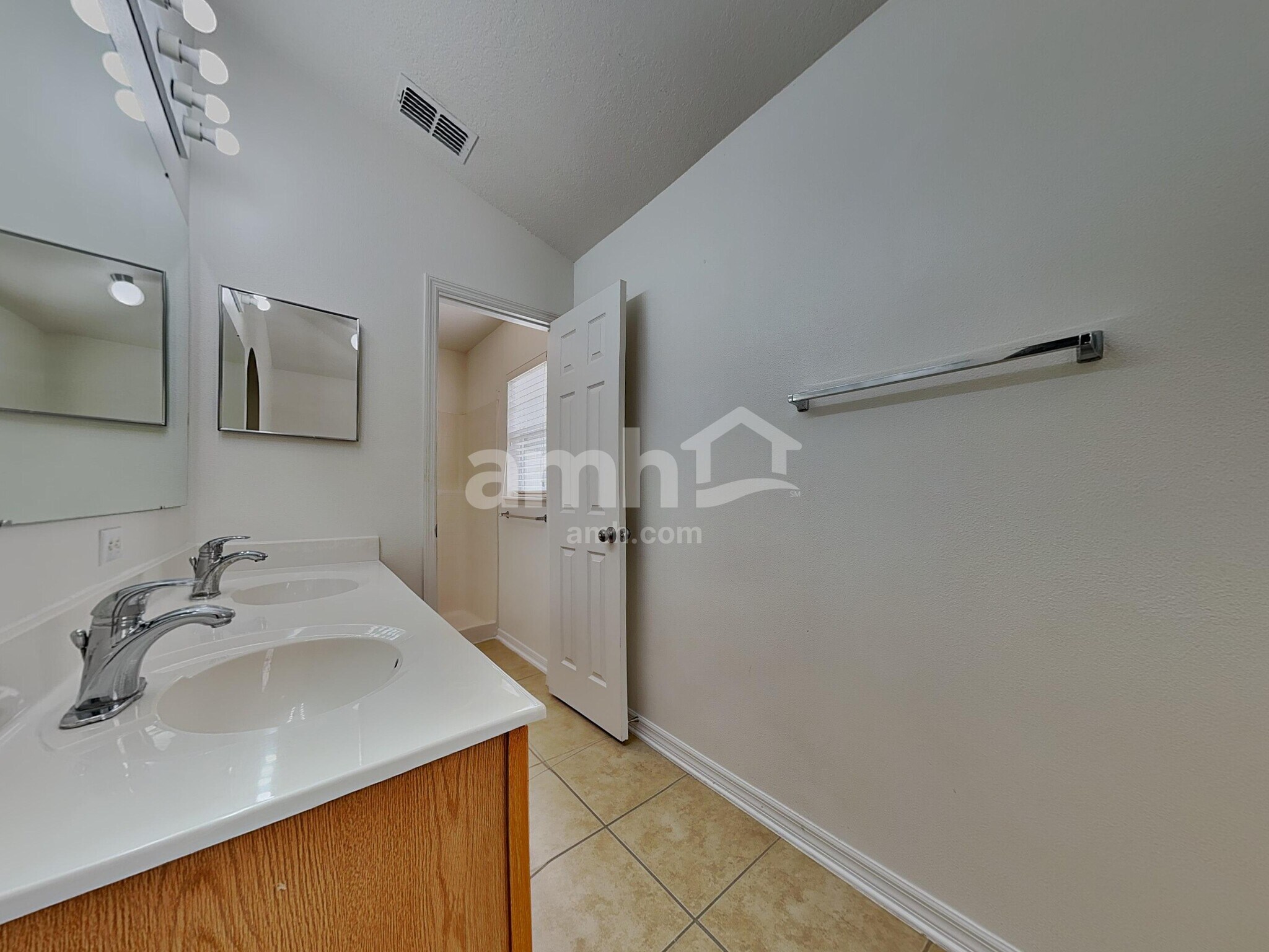 Building Photo - 1605 Pickard Cir