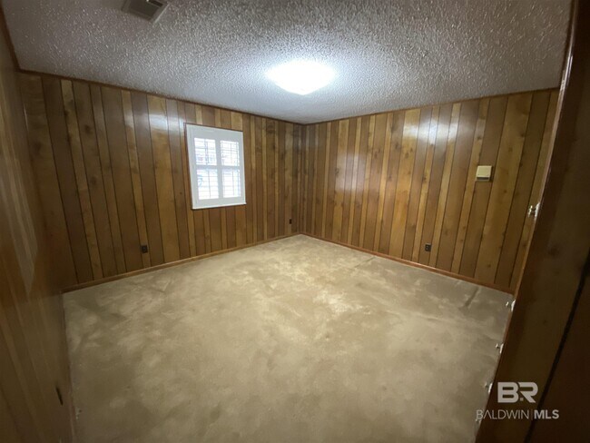 Building Photo - 22022 Nelson St