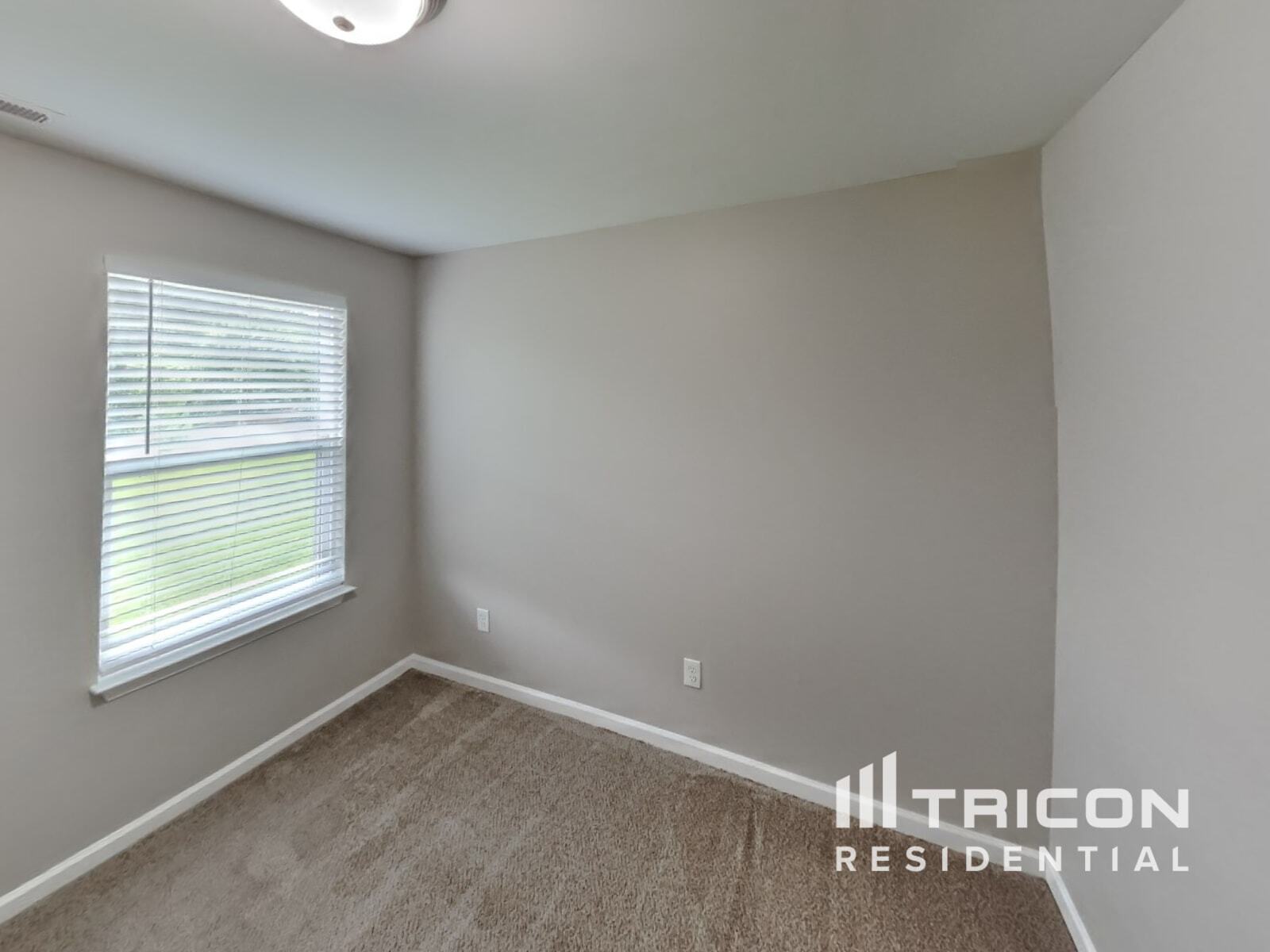 Building Photo - 661 Thistle Dr