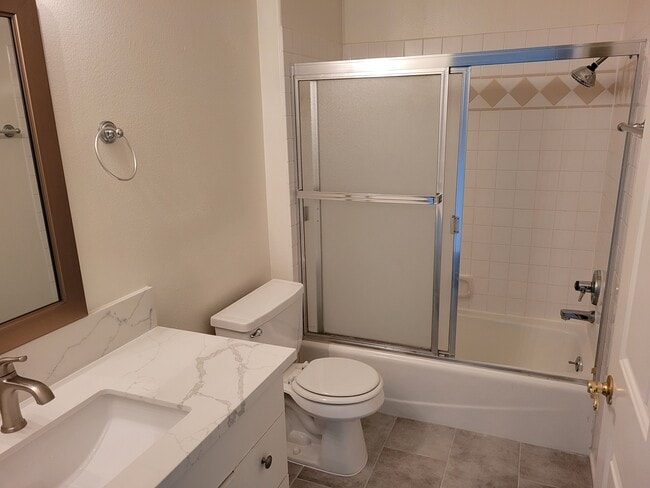 Building Photo - 100 S Hayworth Ave