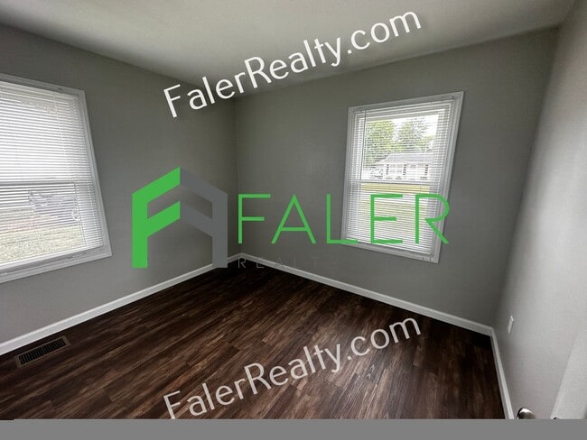Building Photo - Beautifully Remodeled Home - Available NOW!