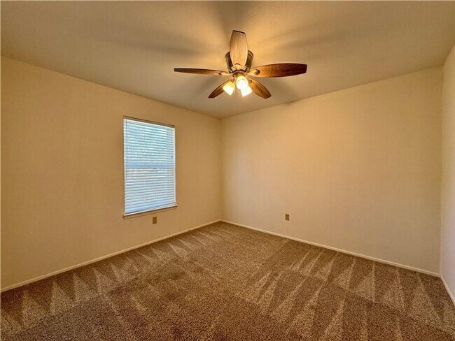 Building Photo - Charming Single Family Home In Hewitt, TX ...