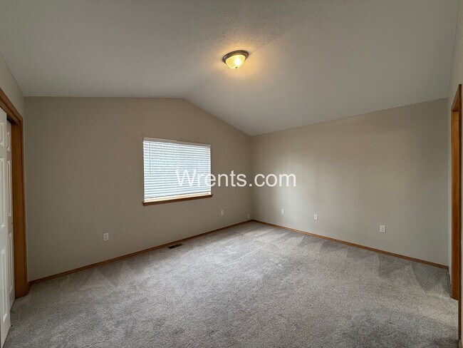 Building Photo - Beautiful 4 bed 3 bath Home!