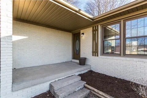 Building Photo - 211 Hillview Dr