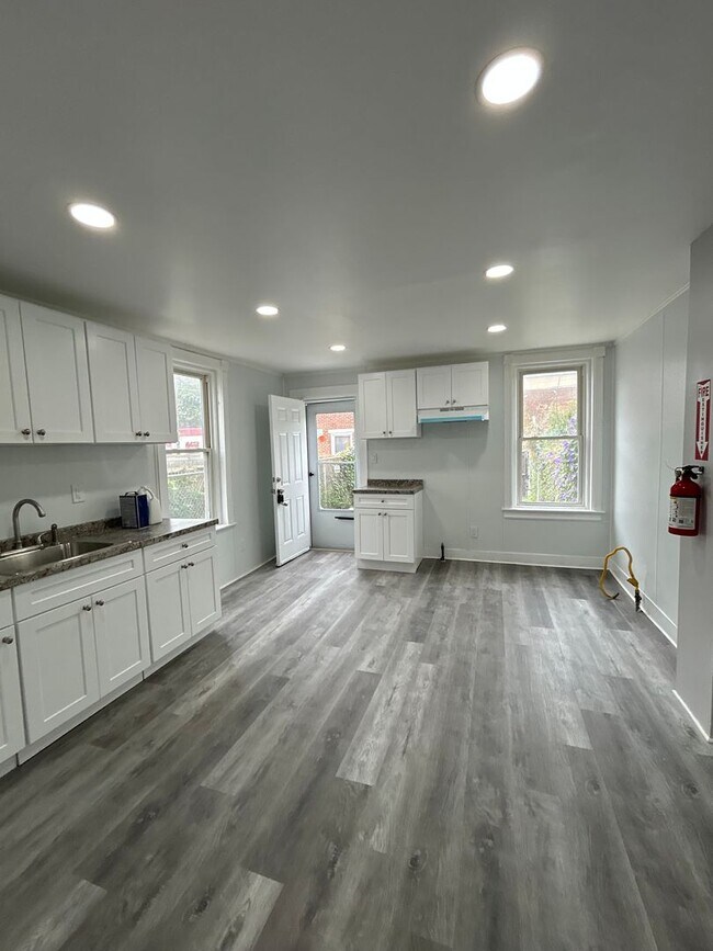 Building Photo - 53 N Stockton St